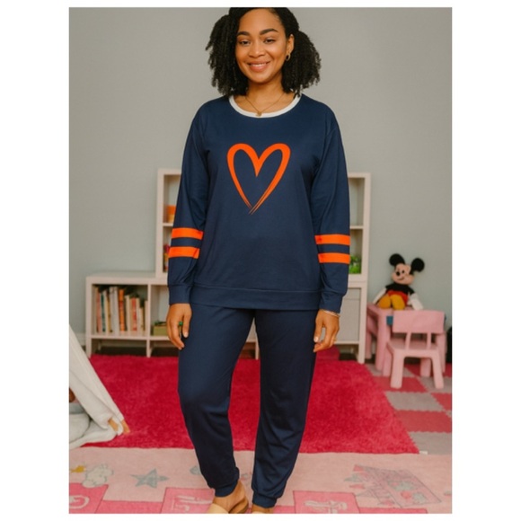 62.  Sporty chic fun lounge vibes style - Picture 1 of 1